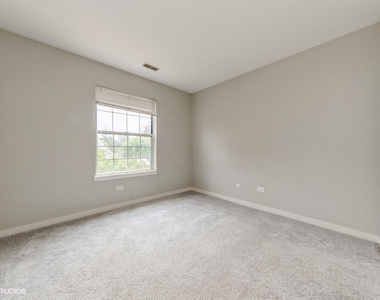 302 Newport Lane - Photo Thumbnail 7
