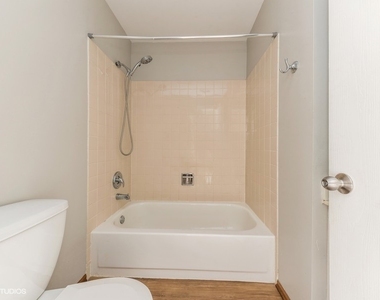 302 Newport Lane - Photo Thumbnail 8