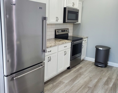 701 Cross Street - Photo Thumbnail 14