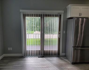 701 Cross Street - Photo Thumbnail 4