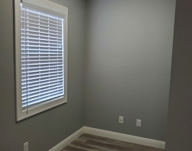 701 Cross Street - Photo Thumbnail 25