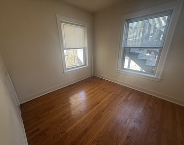 18 E Northwest Highway - Photo Thumbnail 4