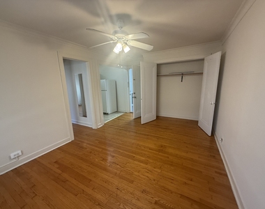 18 E Northwest Highway - Photo Thumbnail 3