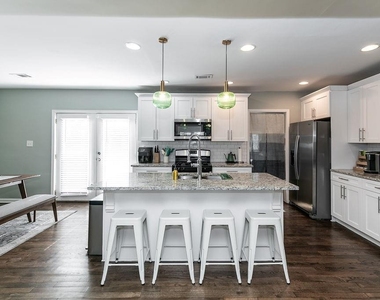 518 Erin Avenue Sw - Photo Thumbnail 9