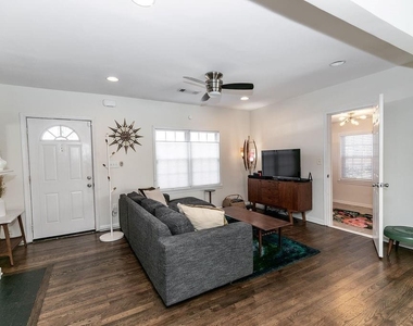 518 Erin Avenue Sw - Photo Thumbnail 2