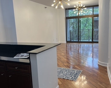 1322 S Prairie Avenue - Photo Thumbnail 3