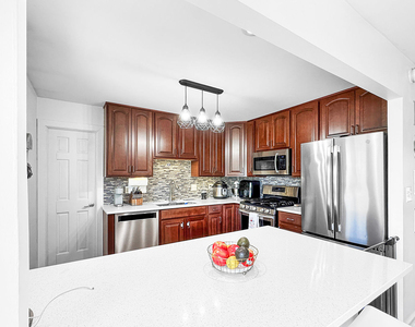 7830 Sprucewood Avenue - Photo Thumbnail 3