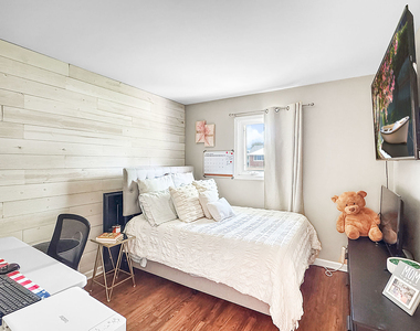 7830 Sprucewood Avenue - Photo Thumbnail 7