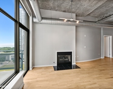 125 E 13th Street - Photo Thumbnail 5