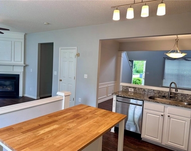 6004 Falling Water Court - Photo Thumbnail 8