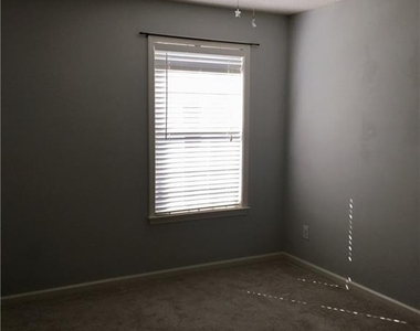 6004 Falling Water Court - Photo Thumbnail 17