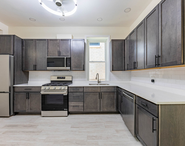 2137 N Western Avenue - Photo Thumbnail 13