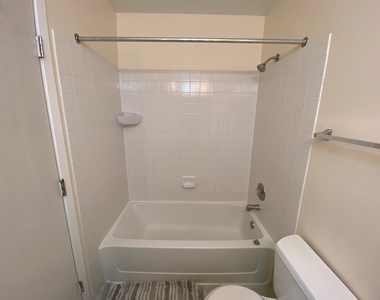 3265 Kirchoff Road - Photo Thumbnail 9
