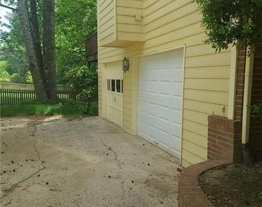 310 Milesford Court - Photo Thumbnail 13