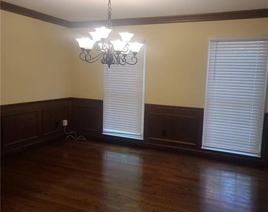 310 Milesford Court - Photo Thumbnail 3