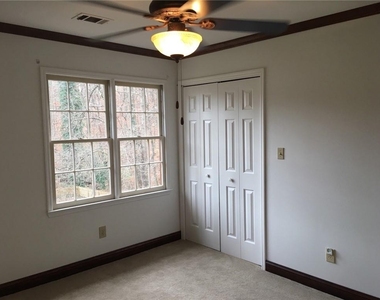 310 Milesford Court - Photo Thumbnail 10