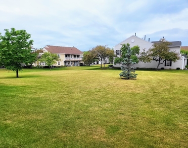 600 W Streamwood Boulevard - Photo Thumbnail 16