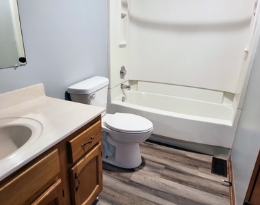 600 W Streamwood Boulevard - Photo Thumbnail 11