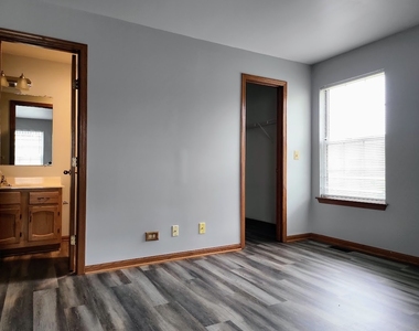 600 W Streamwood Boulevard - Photo Thumbnail 14
