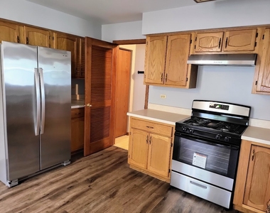 600 W Streamwood Boulevard - Photo Thumbnail 5