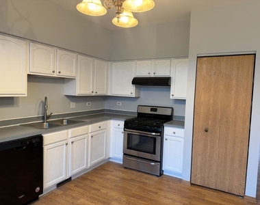 2208 Rebecca Circle - Photo Thumbnail 2