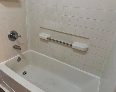 2208 Rebecca Circle - Photo Thumbnail 15