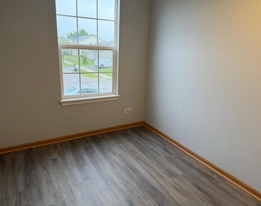 2208 Rebecca Circle - Photo Thumbnail 9