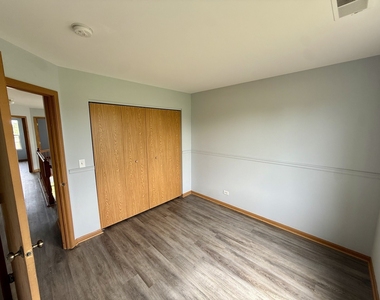 2208 Rebecca Circle - Photo Thumbnail 7