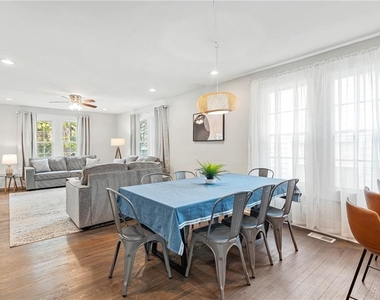 1026 Deckner Avenue Sw - Photo Thumbnail 3