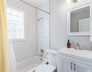 1026 Deckner Avenue Sw - Photo Thumbnail 13