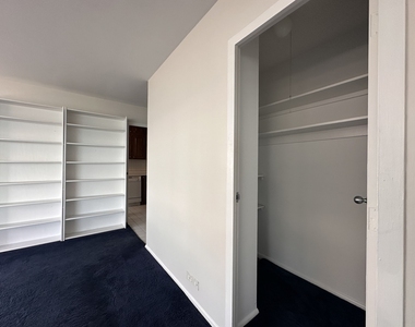 5757 N Sheridan Avenue - Photo Thumbnail 10