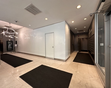 5757 N Sheridan Avenue - Photo Thumbnail 2