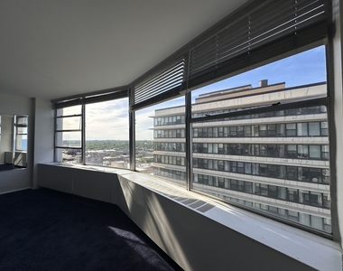 5757 N Sheridan Avenue - Photo Thumbnail 9