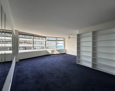 5757 N Sheridan Avenue - Photo Thumbnail 6