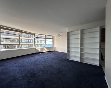 5757 N Sheridan Avenue - Photo Thumbnail 7