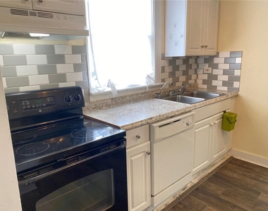 175 Park Drive - Photo Thumbnail 6