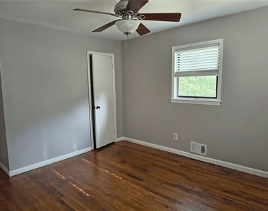 6271 Mountain Court Se - Photo Thumbnail 6