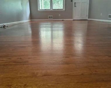 6271 Mountain Court Se - Photo Thumbnail 3