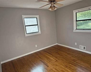 6271 Mountain Court Se - Photo Thumbnail 5