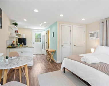 1026 Deckner Avenue Sw - Photo Thumbnail 1