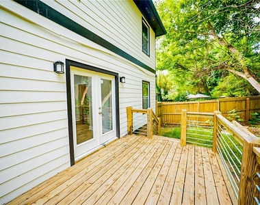 1141 Mcdaniel Street - Photo Thumbnail 20