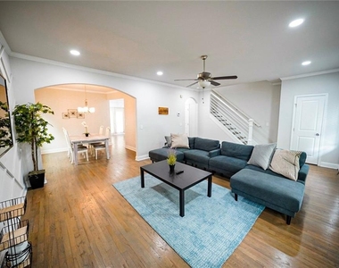 1141 Mcdaniel Street - Photo Thumbnail 4