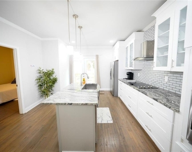 1141 Mcdaniel Street - Photo Thumbnail 8