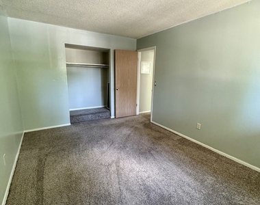 2827 N Elsie Avenue - Photo Thumbnail 6
