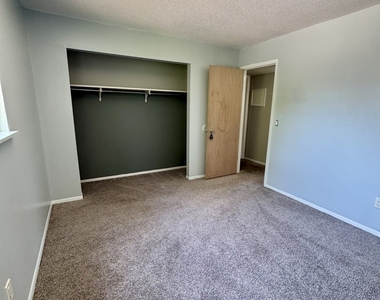 2827 N Elsie Avenue - Photo Thumbnail 5