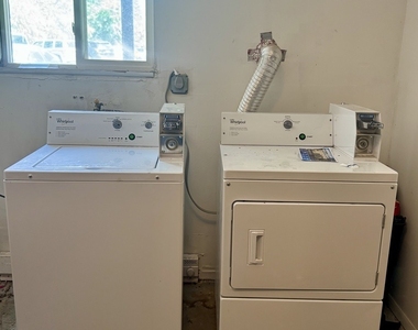 2827 N Elsie Avenue - Photo Thumbnail 7