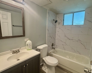 2827 N Elsie Avenue - Photo Thumbnail 3