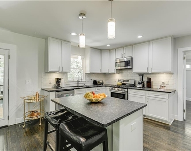 1858 Longdale Drive - Photo Thumbnail 13
