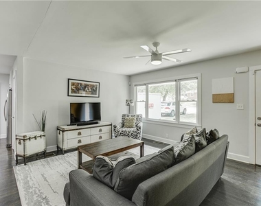 1858 Longdale Drive - Photo Thumbnail 6