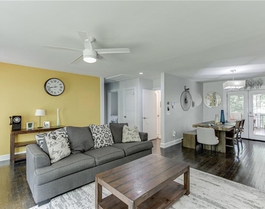 1858 Longdale Drive - Photo Thumbnail 7